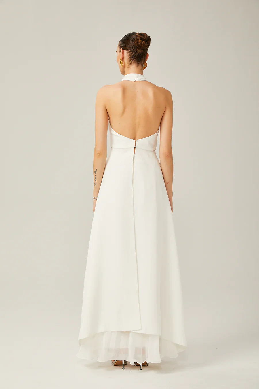 Inés - Vestido largo de capas con cuello halter