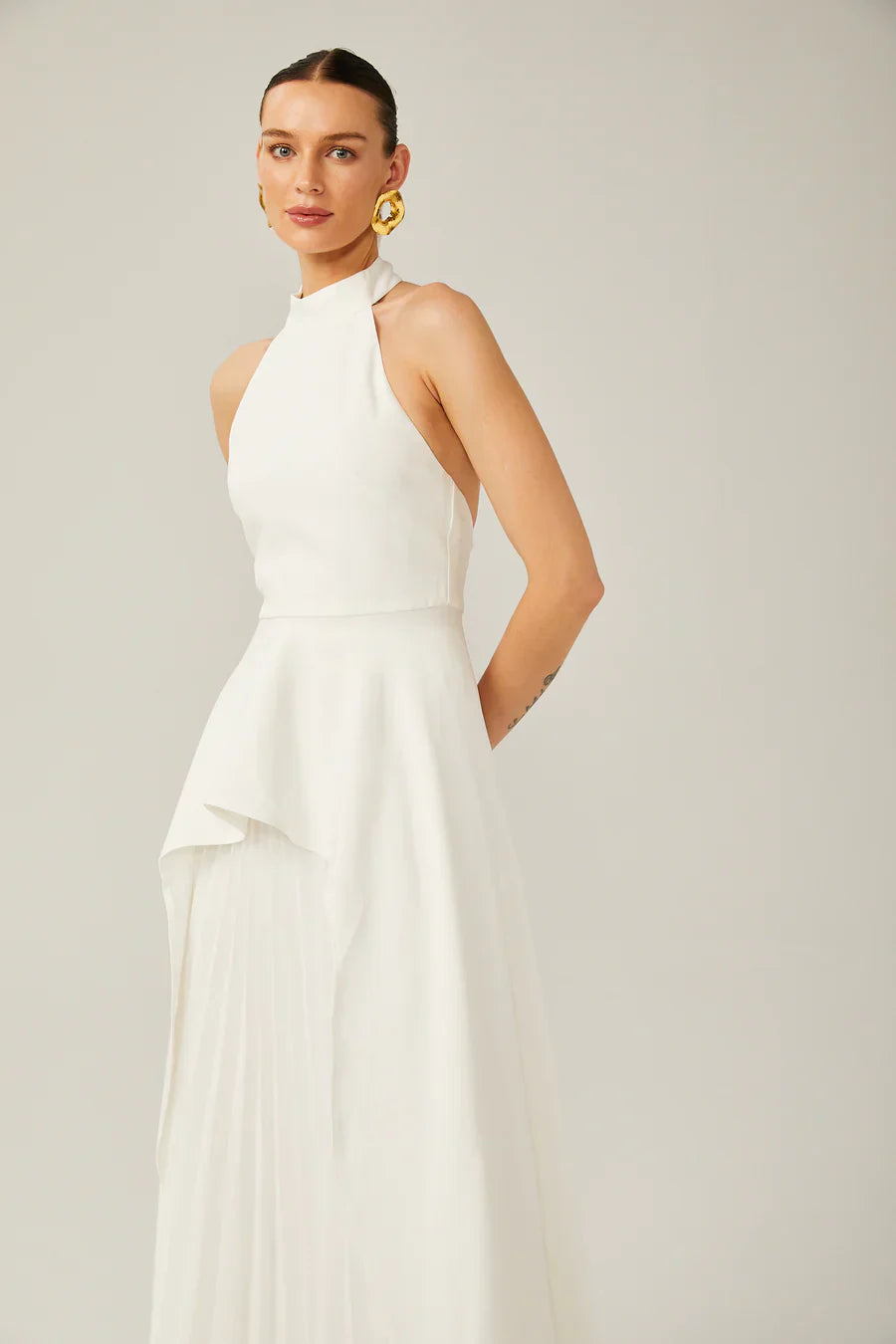 Inés - Vestido largo de capas con cuello halter