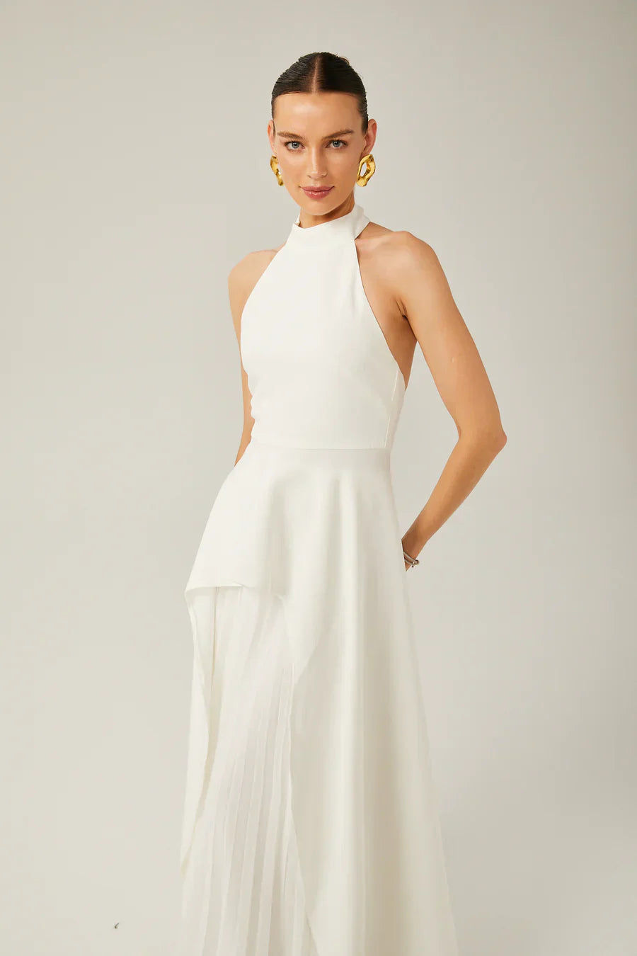 Inés - Vestido largo de capas con cuello halter