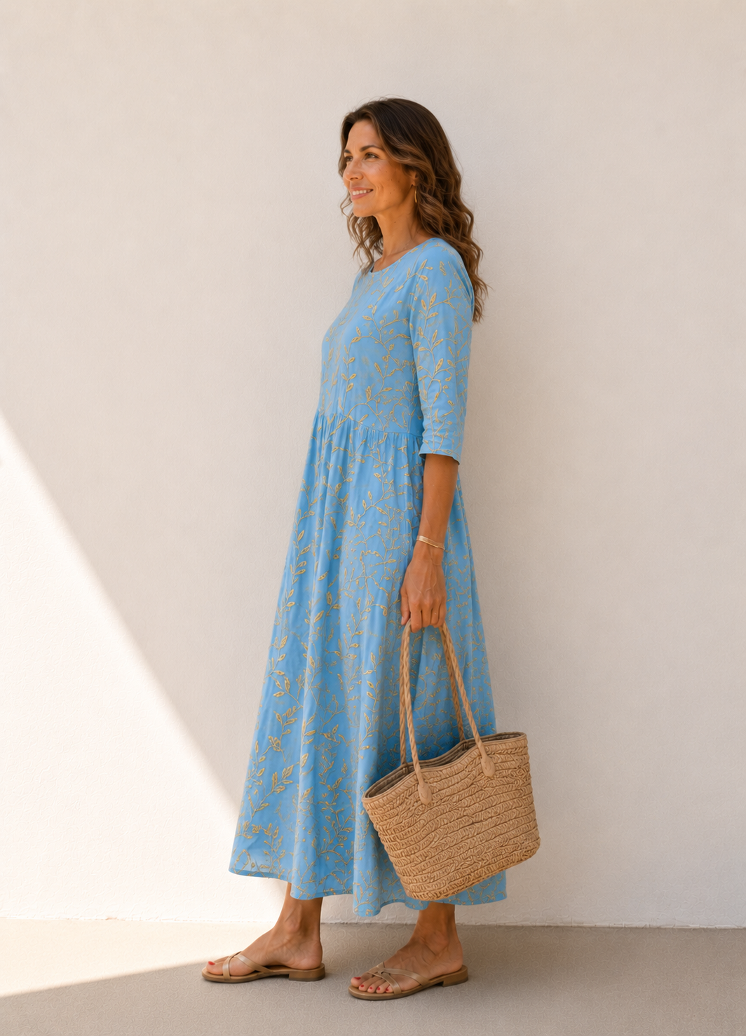 Vestido celeste bordado con flores vintage
