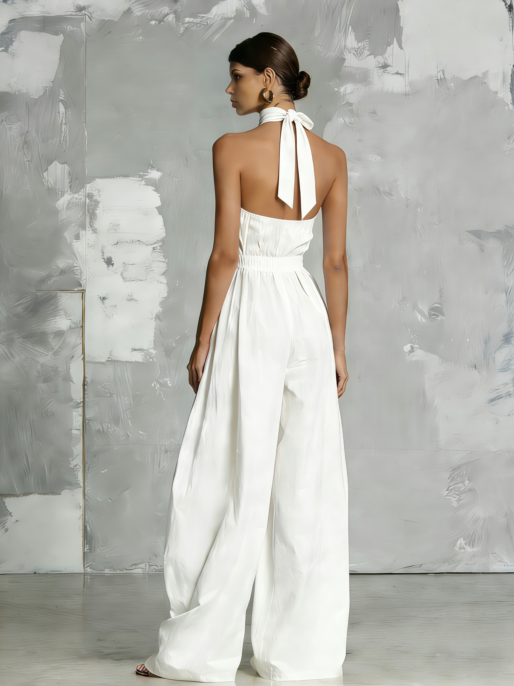 Zoltán • Mono blanco elegante sin mangas con escote halter