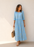 Vestido celeste bordado con flores vintage