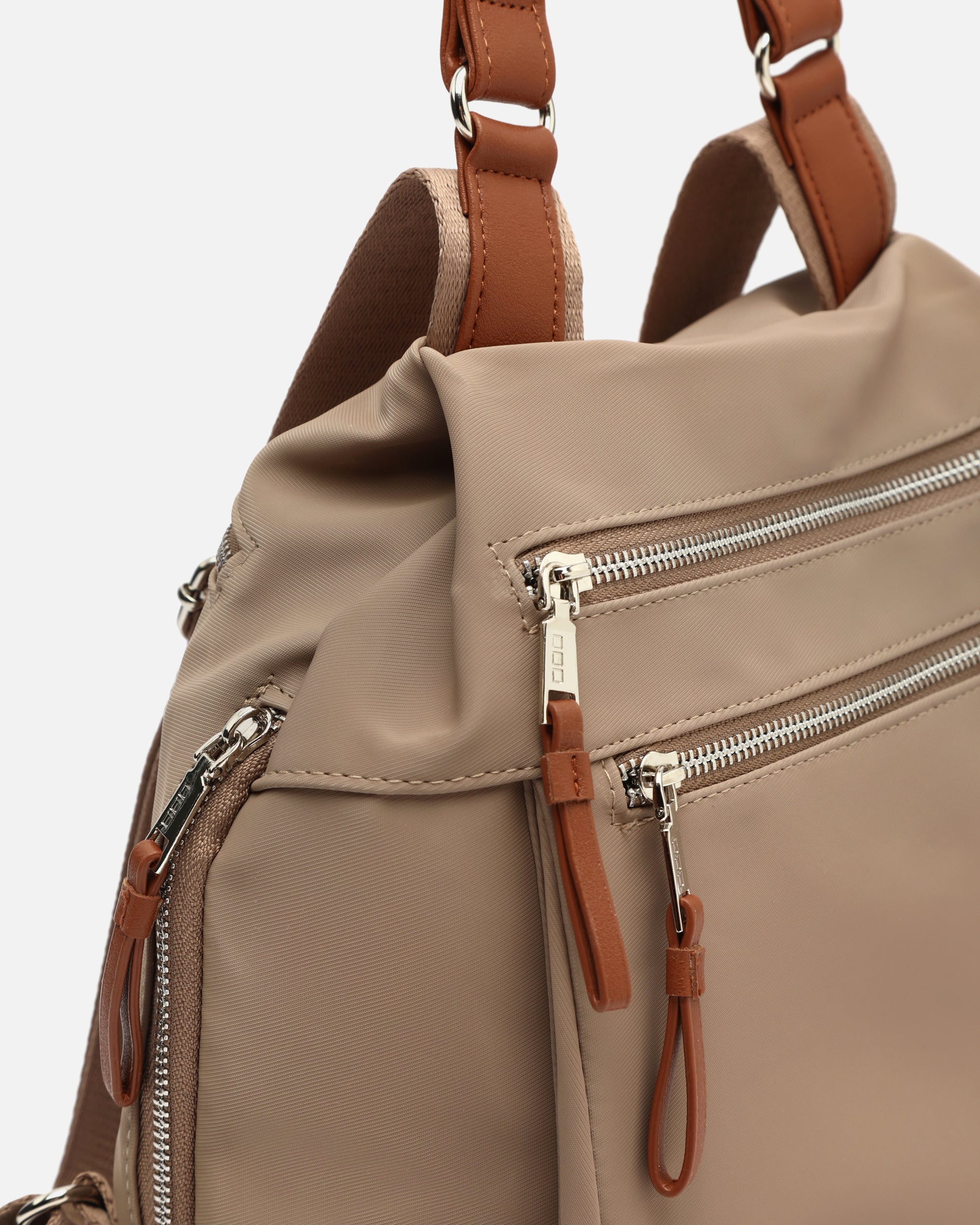 Nidia mochila antirrobo en nylon