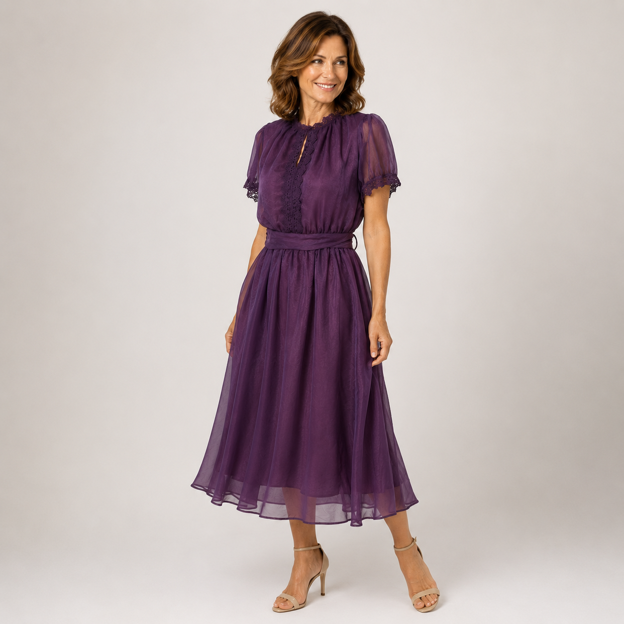 Flavia | Vestido Maxi con Escote de Gota y Bordes de Encaje de Chifón