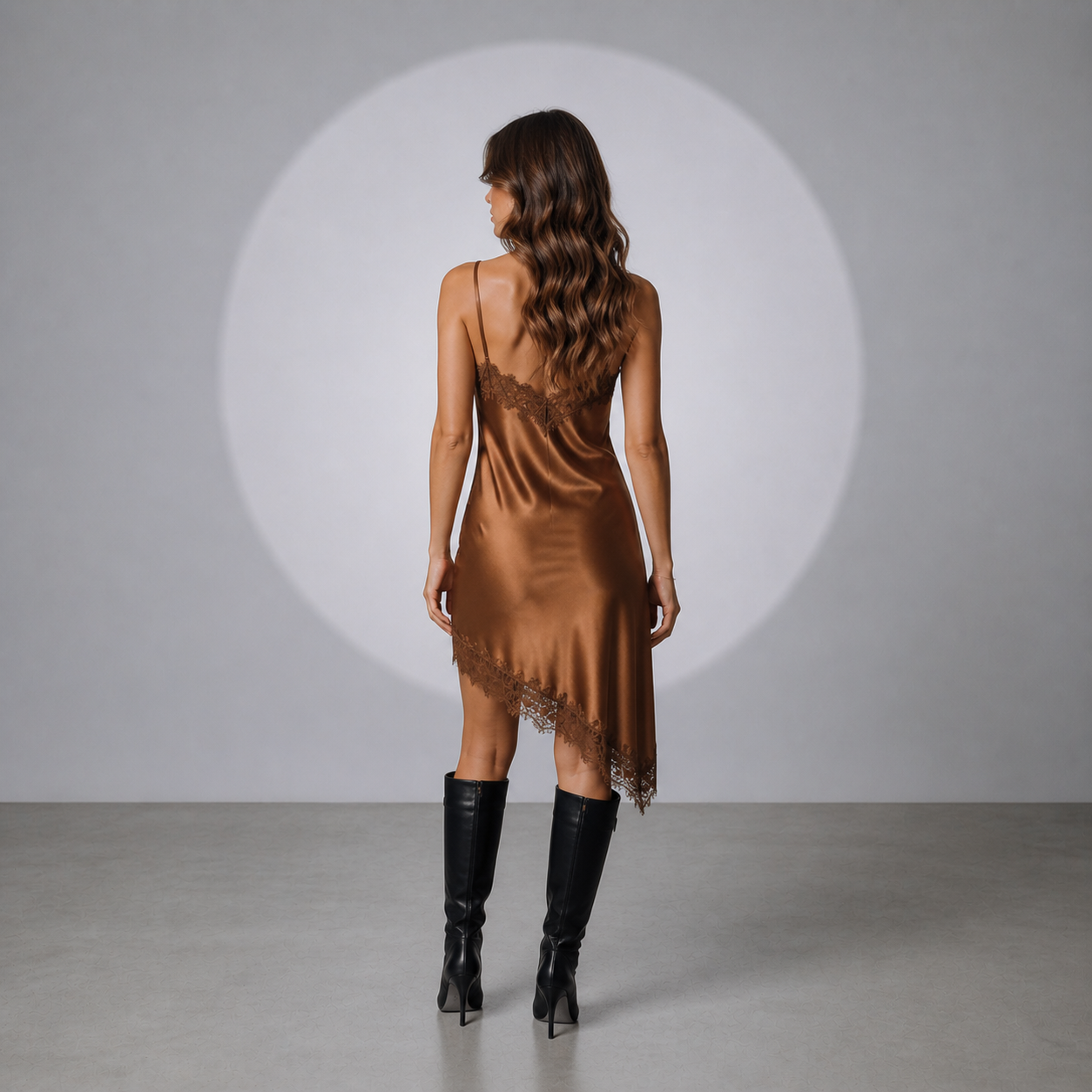 Noa™ | Vestido Lencero Satinado con Encaje Negro