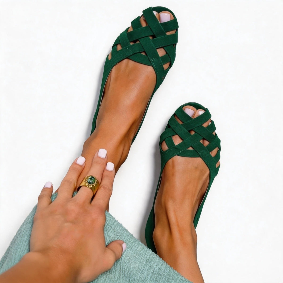 Cross-Border Hollow Bird's Nest Sandals for Women, Summer Fashion Flat Hollow Breathable Clogs, Non-Slip Beach Fashion Shoes