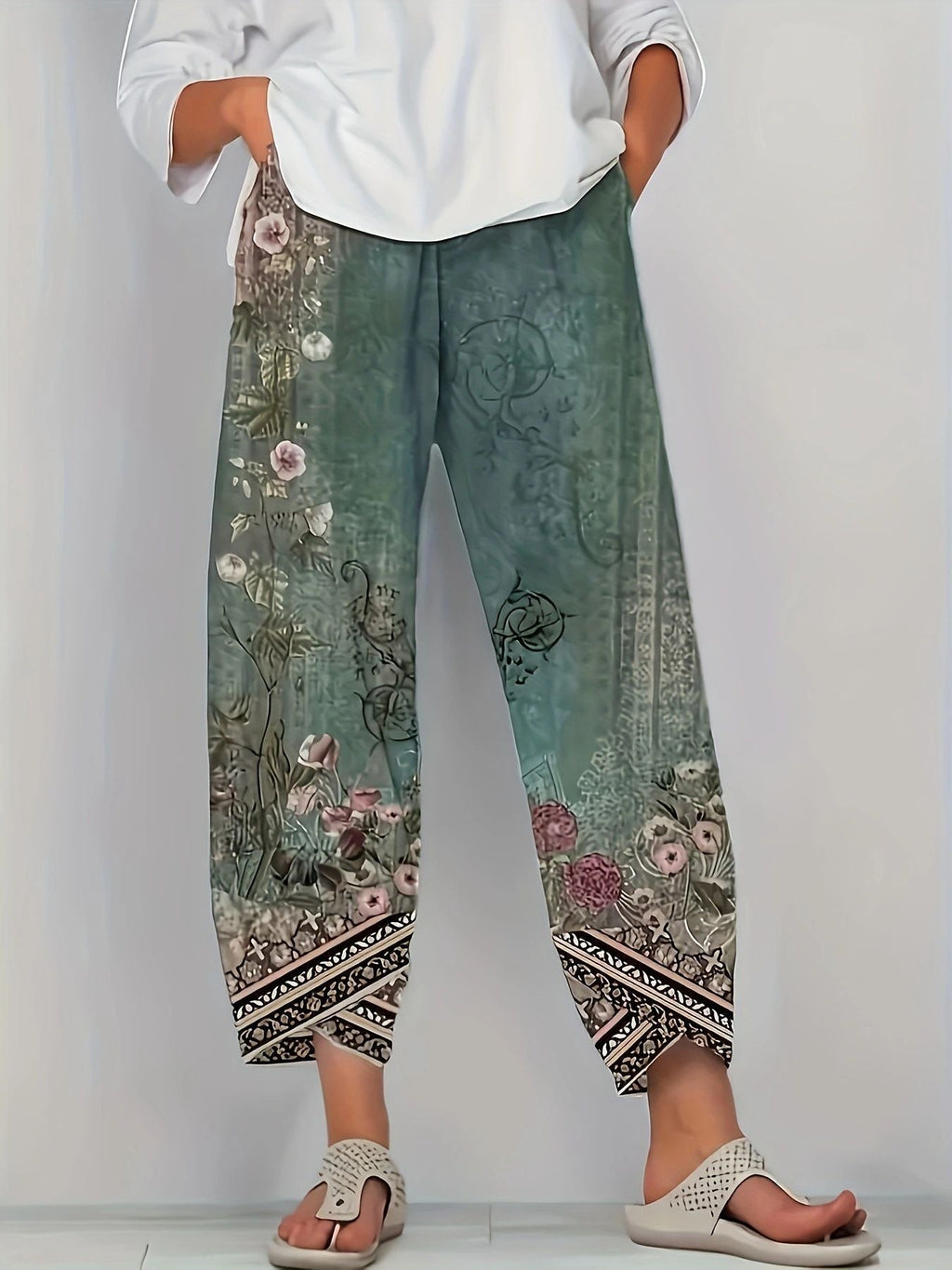 Pantalones anchos de corte holgado con estampado floral