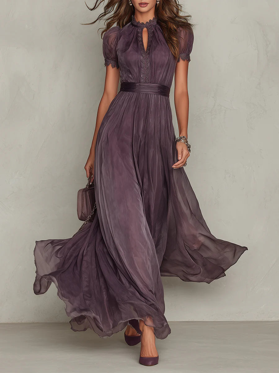 Flavia • Vestido largo morado con escote en V y ribete de encaje de gasa