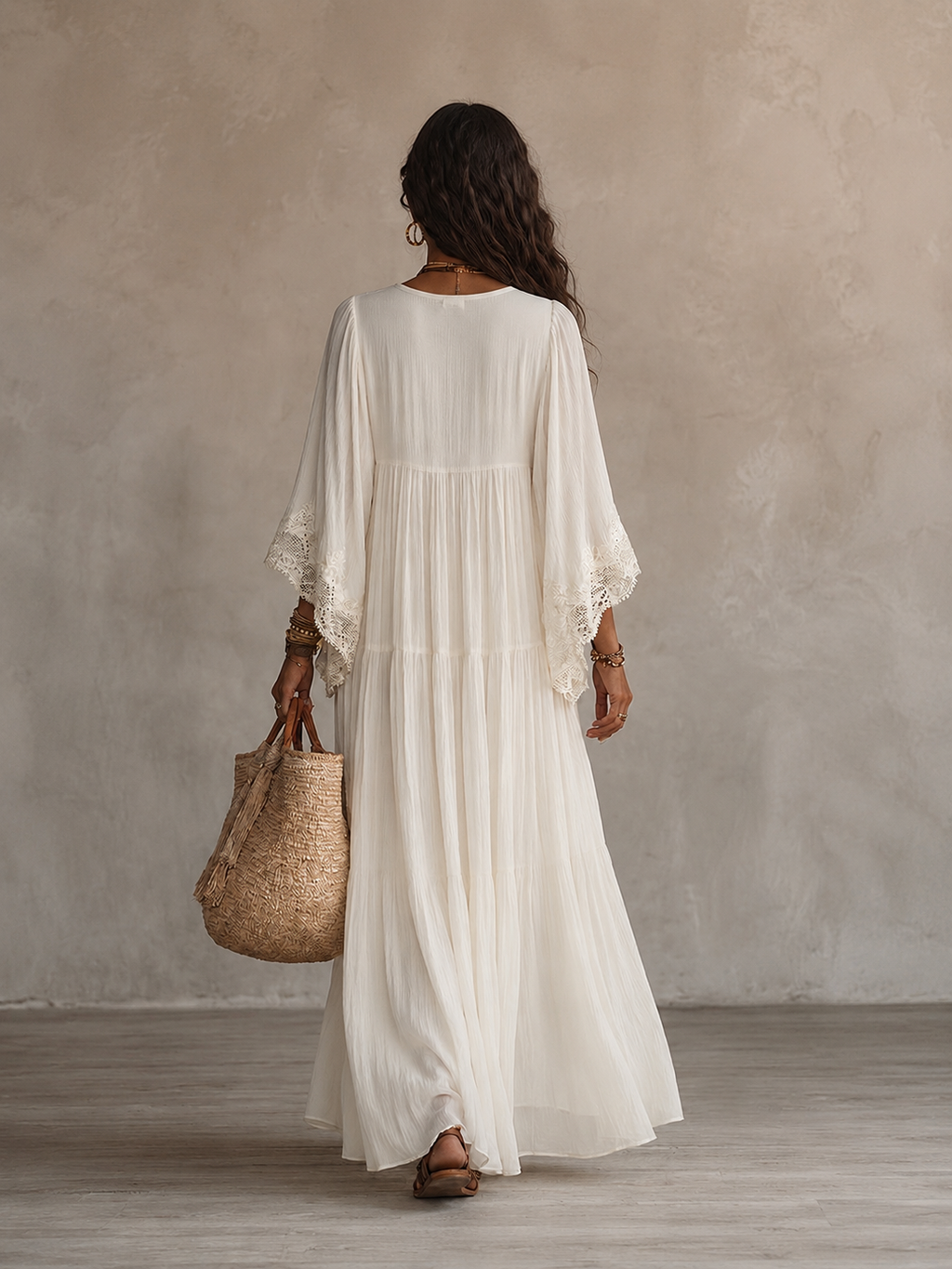 Adelaida | Vestido largo de gasa color marfil con mangas de murciélago y encaje blanco