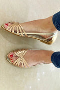 Sandalias con punta abierta y brillo metálico