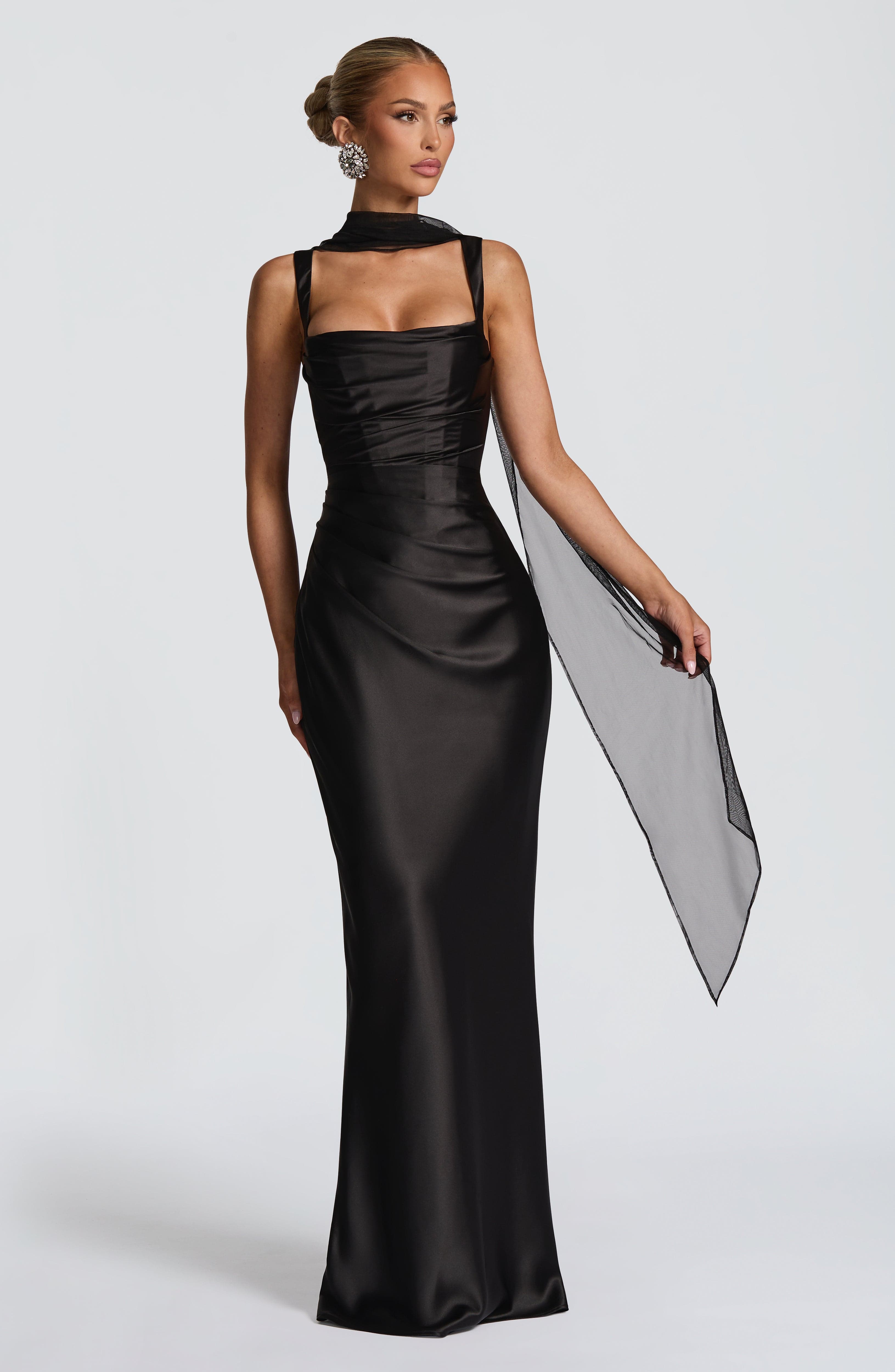 Vestido Silvia ™ | Elegancia satinada con estructura refinada