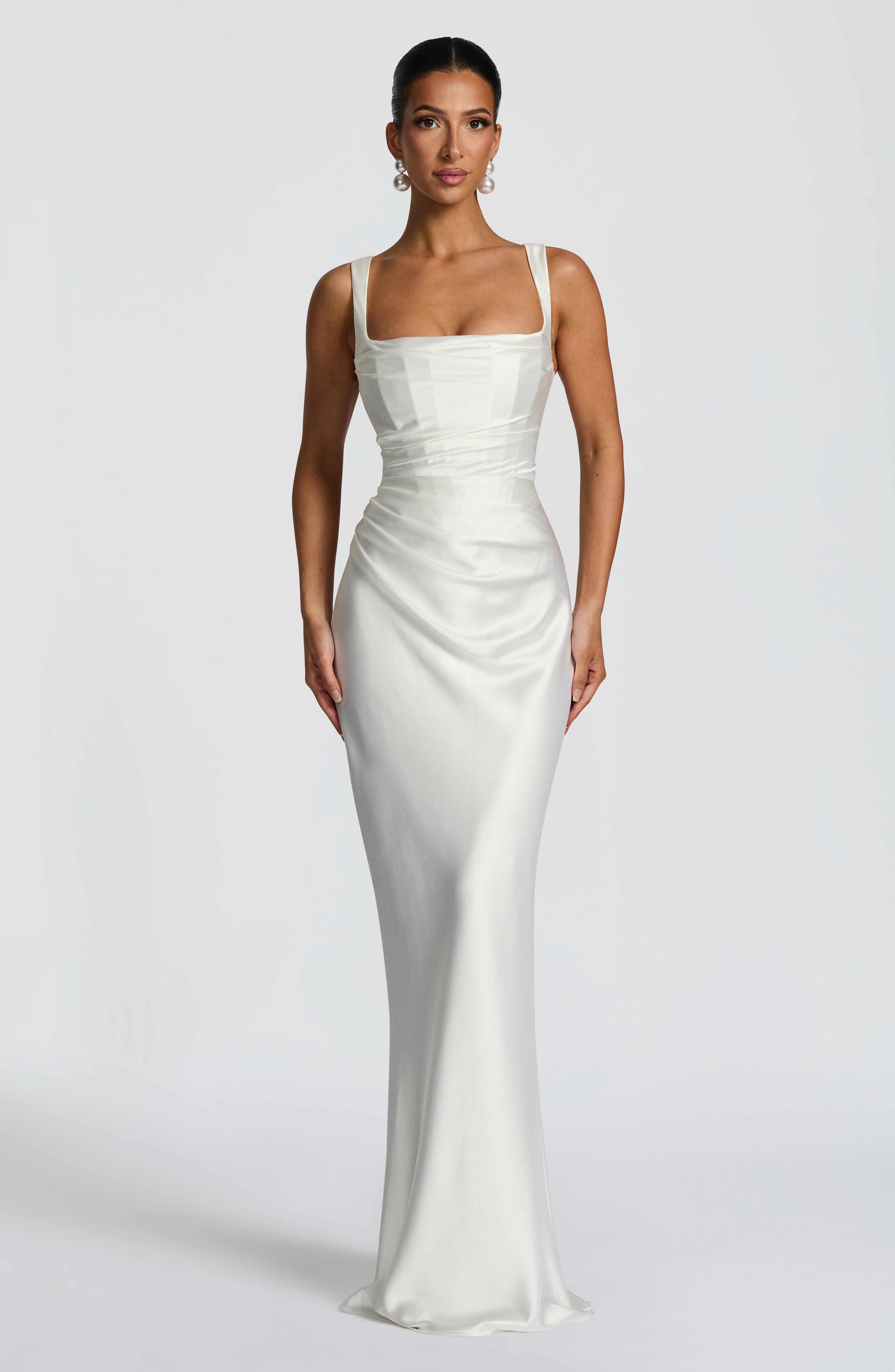 Vestido Silvia ™ | Elegancia satinada con estructura refinada