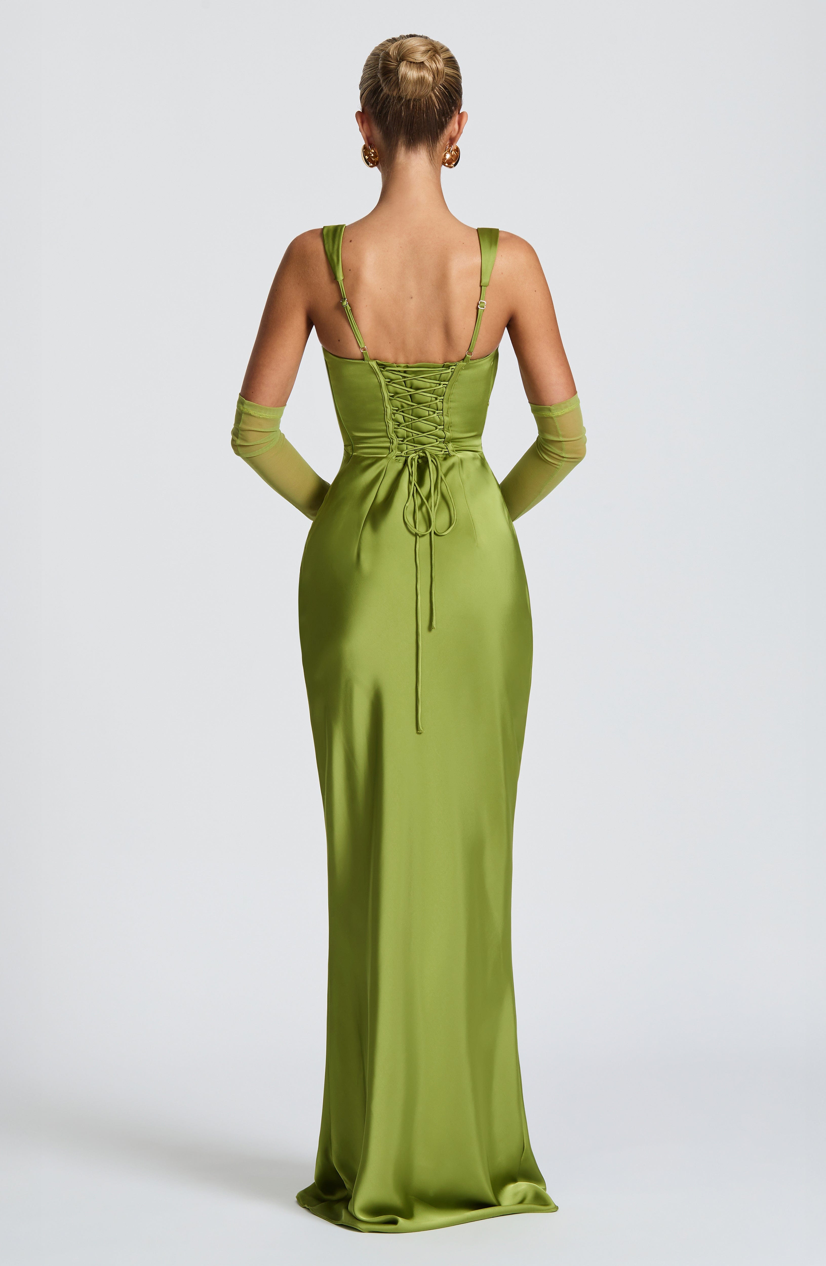 Vestido Silvia ™ | Elegancia satinada con estructura refinada