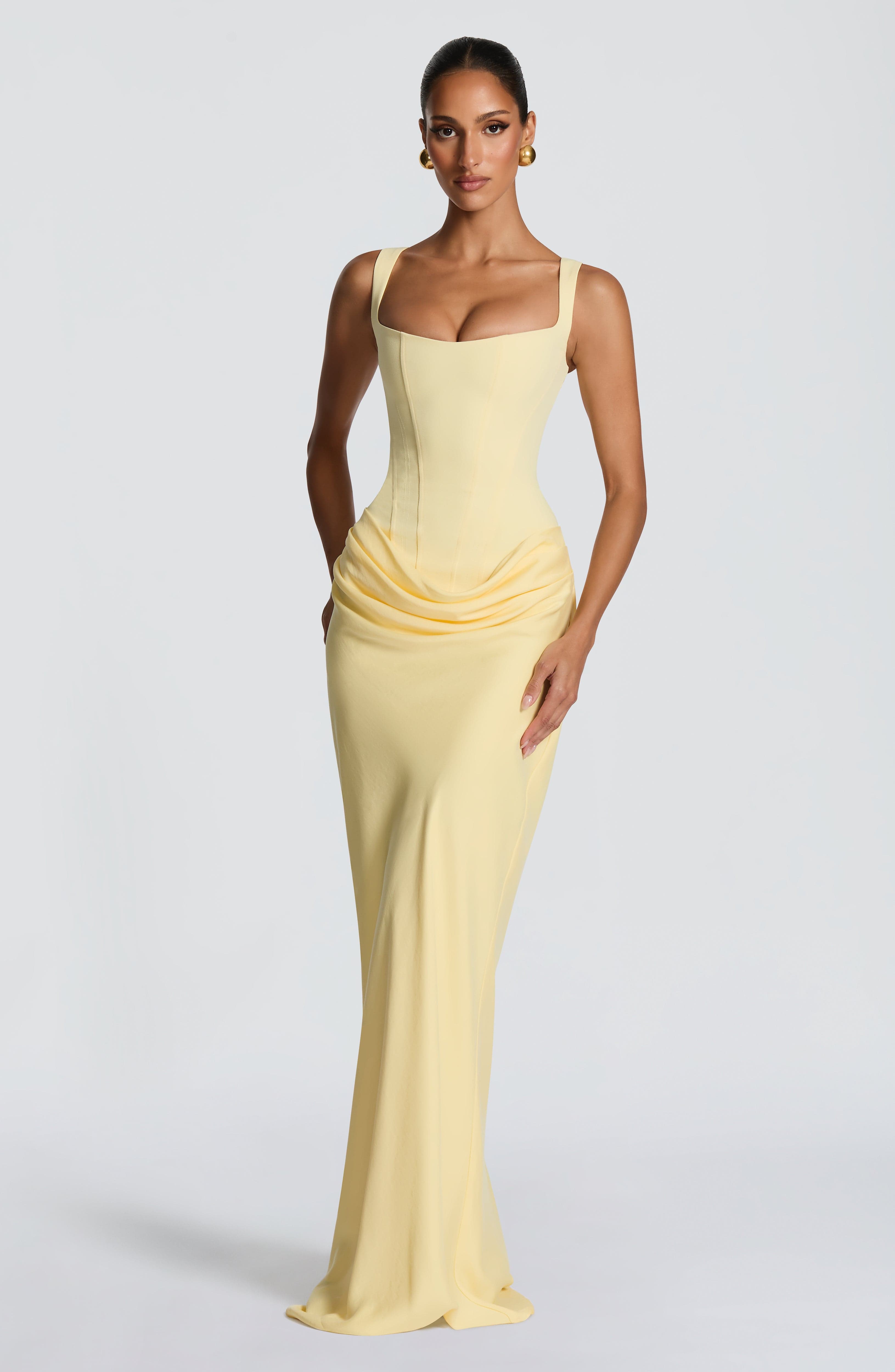 Rosa™ | Vestido con silueta fluida con corsé ajustado