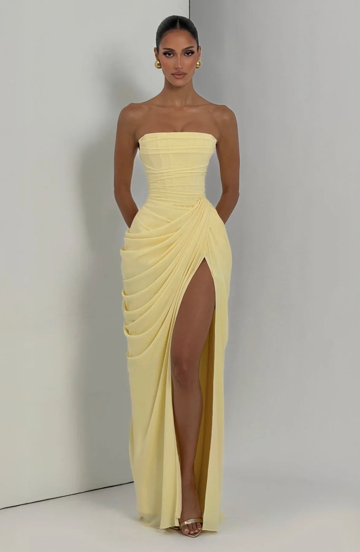 SKY - Elegancia escultural que define tu figura para mujer.