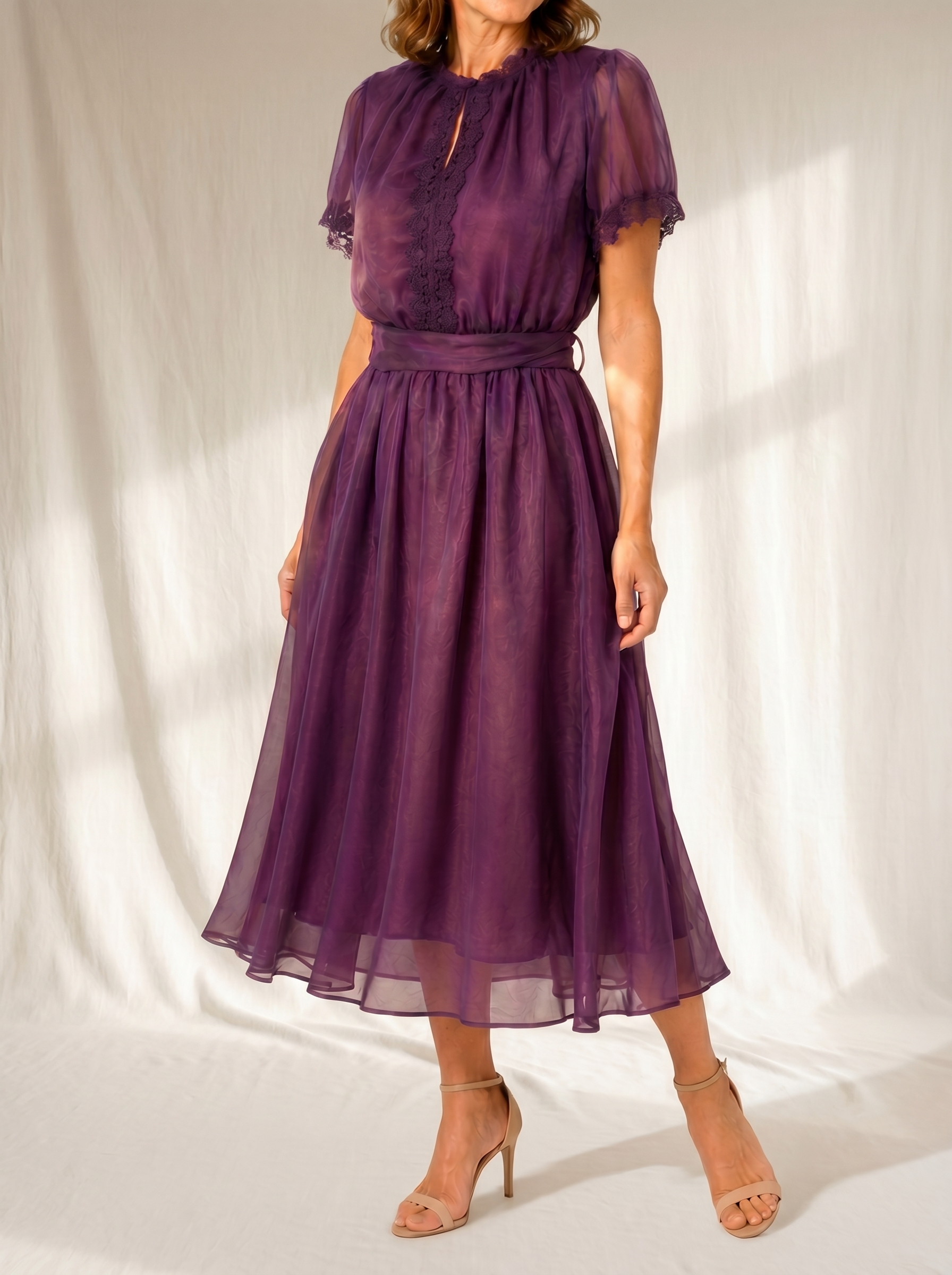 Flavia | Vestido Maxi con Escote de Gota y Bordes de Encaje de Chifón