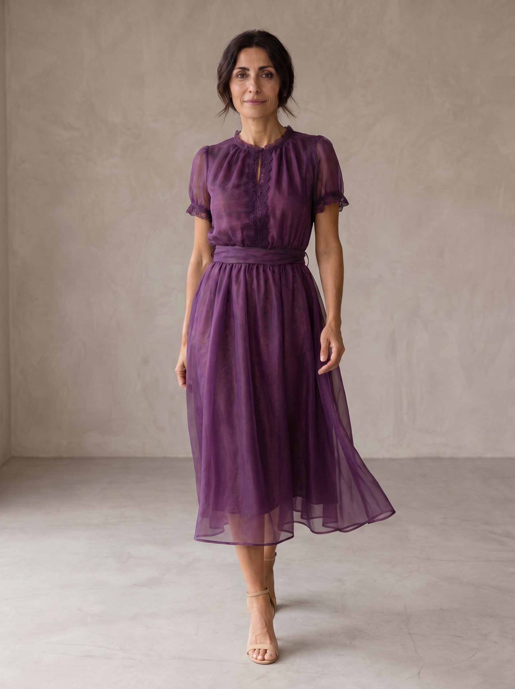 Flavia | Vestido Maxi con Escote de Gota y Bordes de Encaje de Chifón