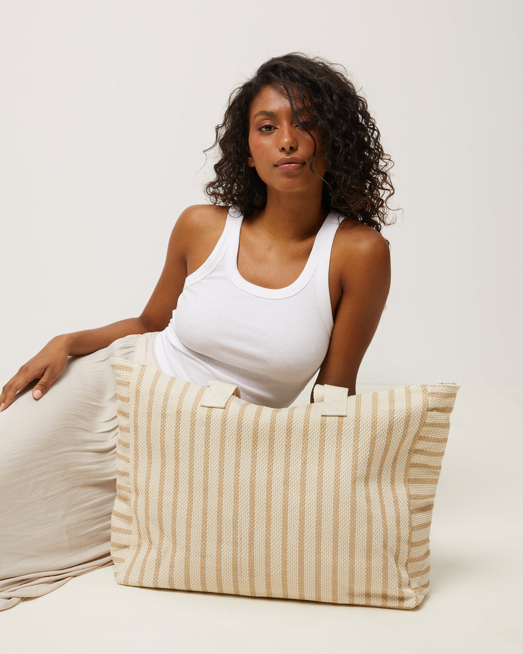 Playa bolsa grande con estampado de rayas en jacquard