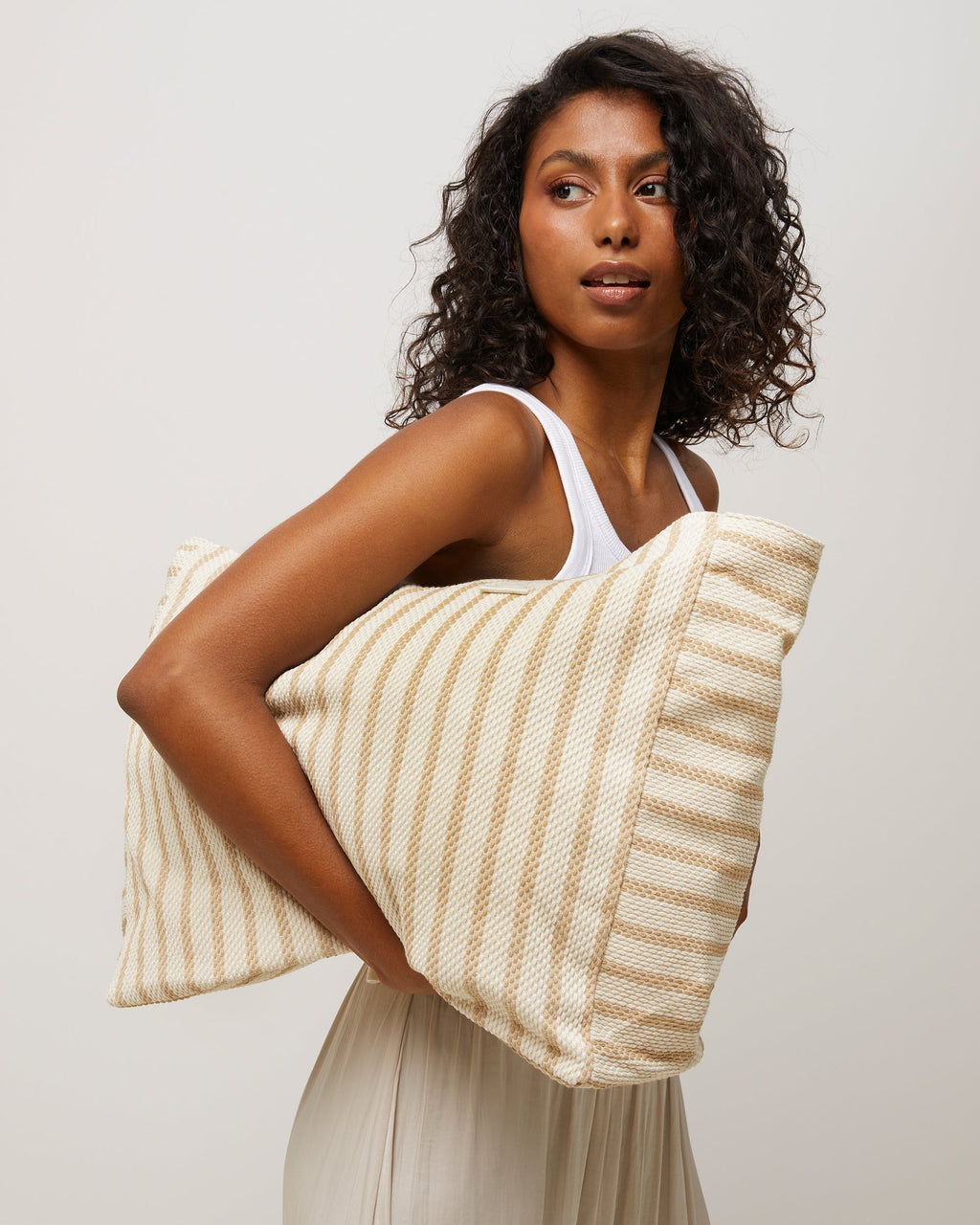 Playa bolsa grande con estampado de rayas en jacquard